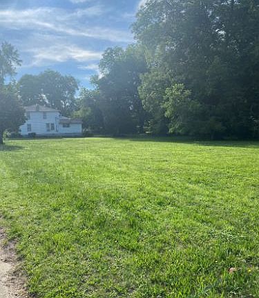 3rd image of 431 Maxwell Ave