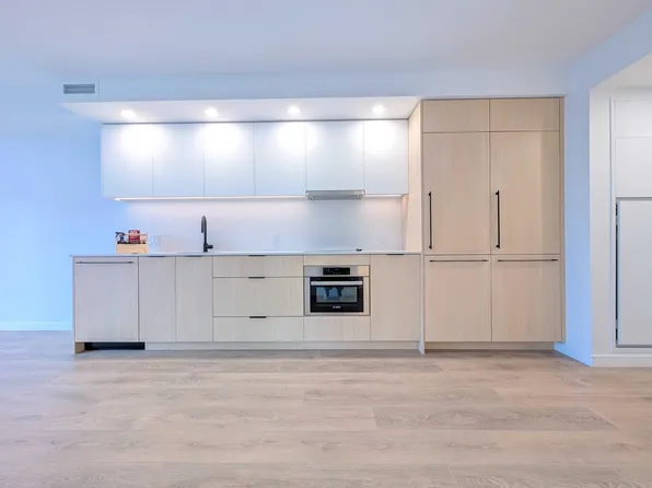 13738 Central Ave #411, Surrey, BC V3T 0K6