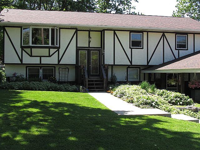 1st image of 301 W Spruce St