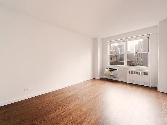 3rd image of 300 E 71st St APT 8C