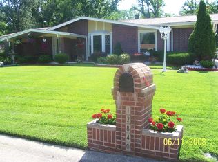 12840 Sandalwood Dr, Florissant, MO 63033