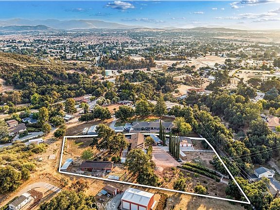 4th image of 9312 Avenida Altura Bella