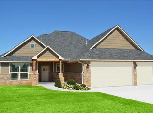 211 Lyla Glen Dr, Washington, OK 73093