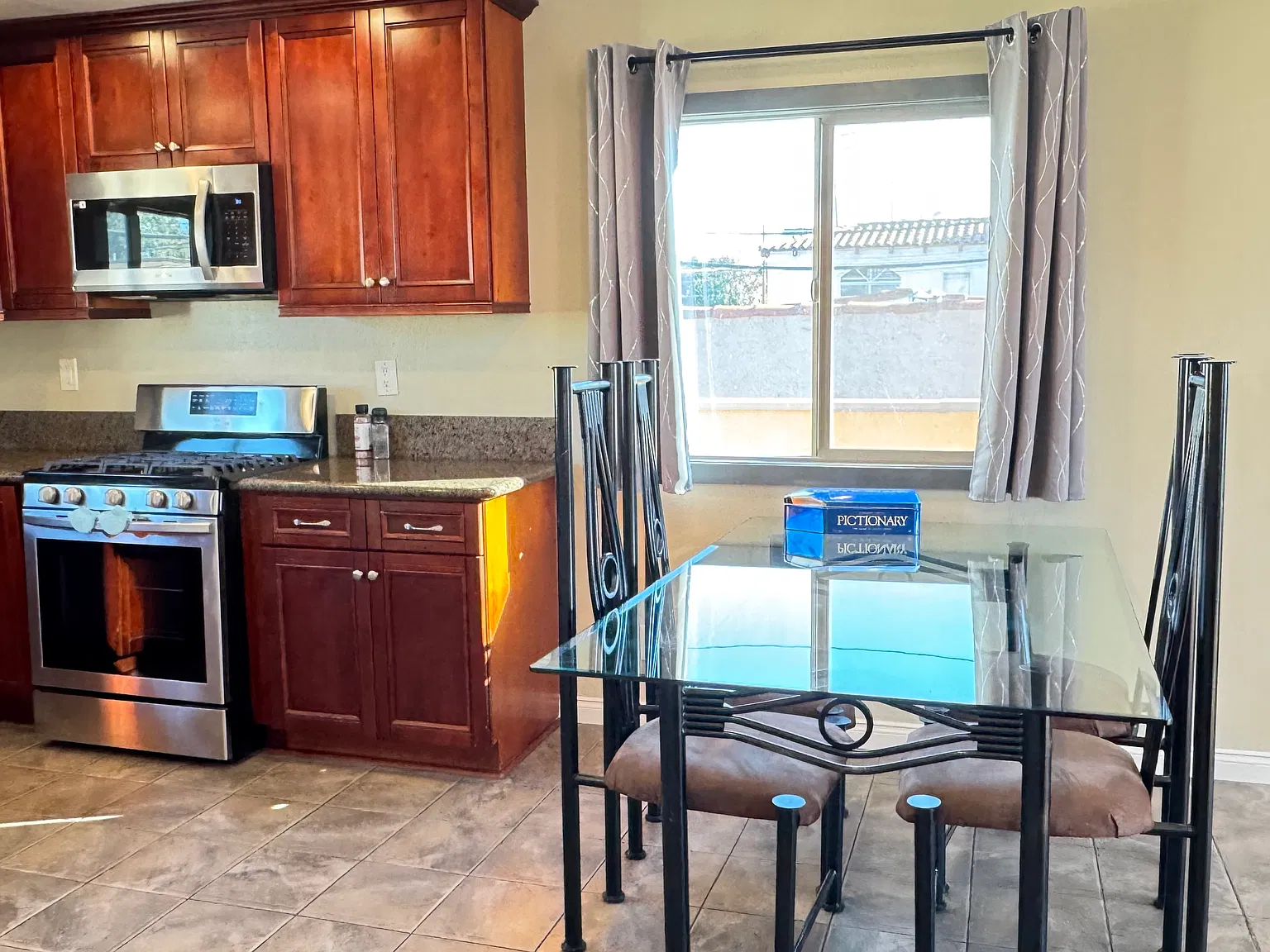 2 bed, 1068 sqft, $3,800 — Photo 3