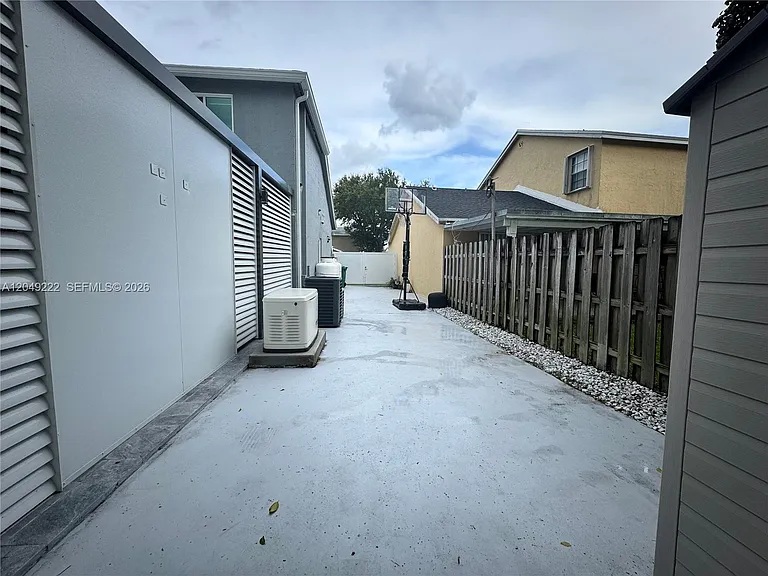 9368 SW 146th Pl — Photo 24