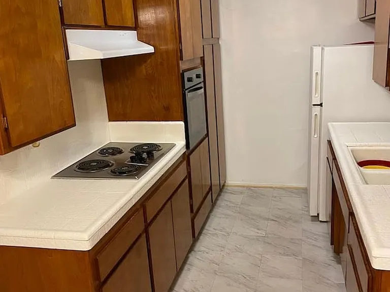 1228 S Saltair Ave #4 — Photo 13