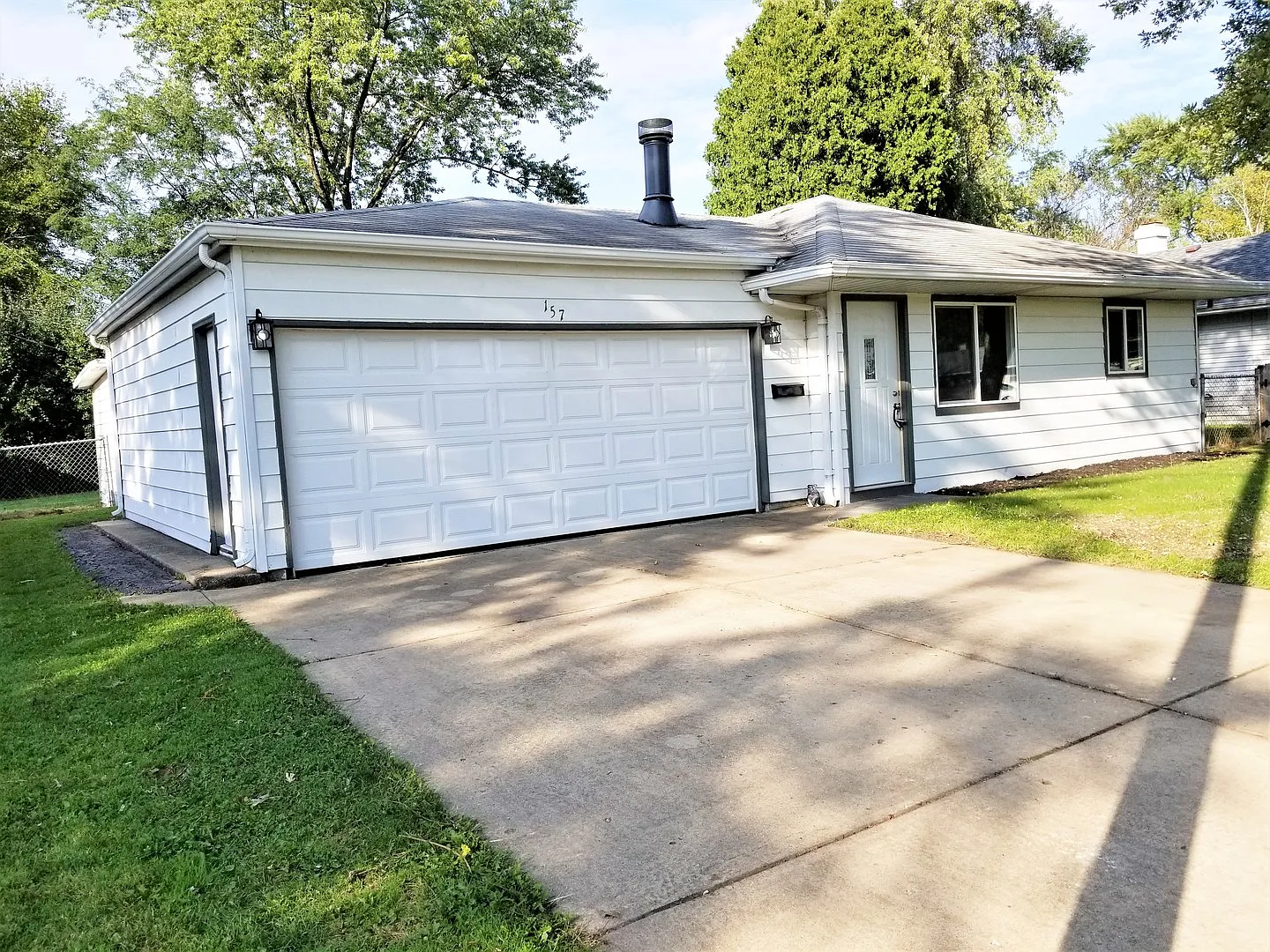 157 Birch St photo 1