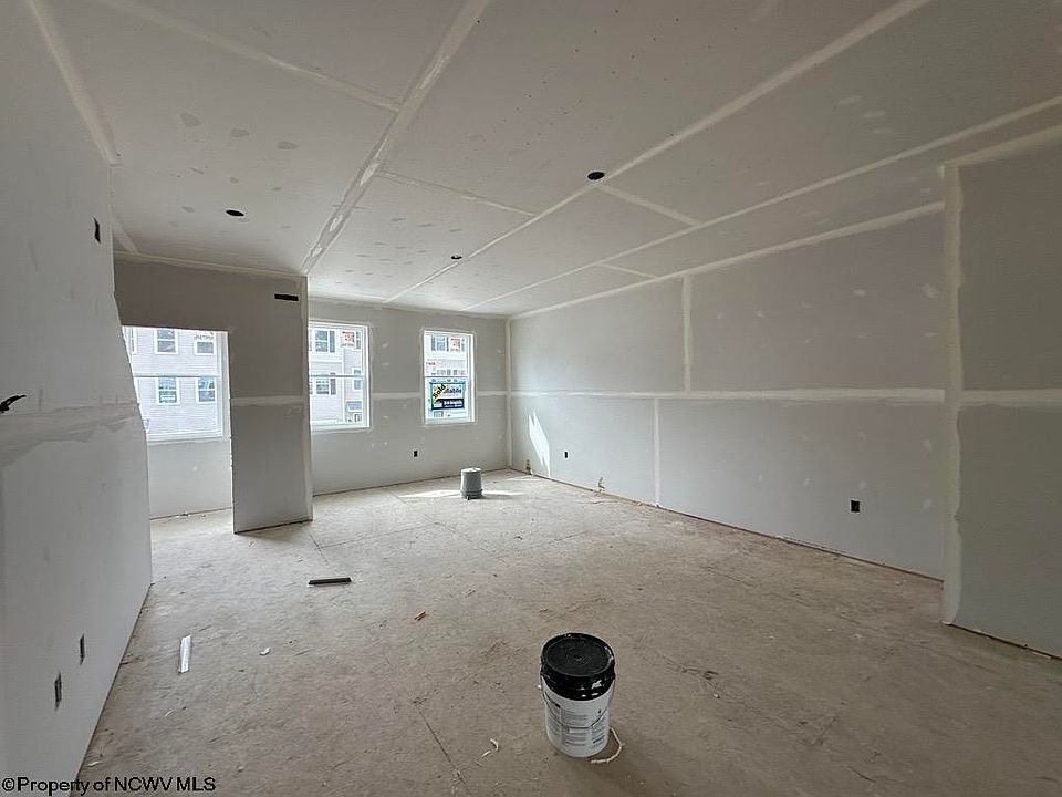 2nd image of 734 Hardman Dr