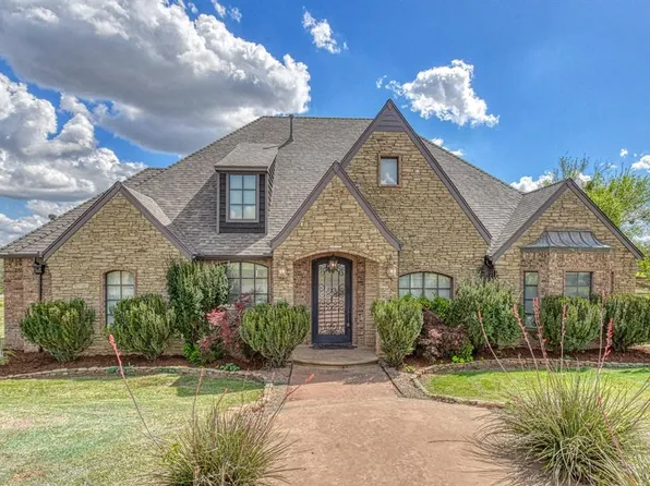 2293 Cottage Ln, Blanchard, OK 73010