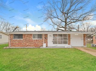 10433 Hallwood Dr, Saint Louis, MO 63136