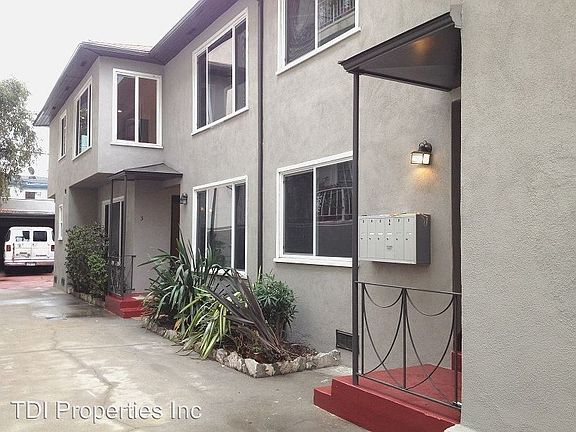 4th image of 1220 S Shenandoah St APT 06