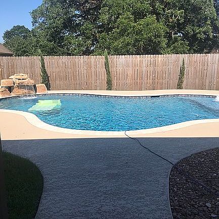 3rd image of 13064 Oak Knoll Dr