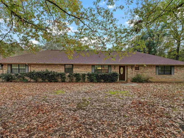 809 S Market St, Carthage, TX 75633