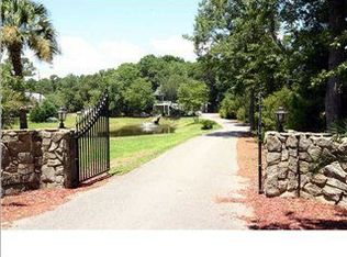 8342 Palmetto Rd, Edisto Island, SC 29438