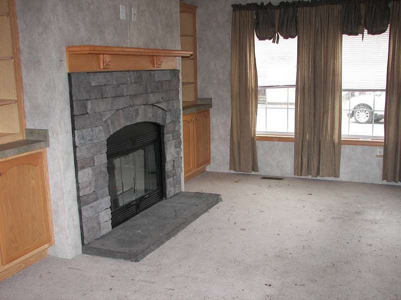 2nd image of 33 Shelley Ln