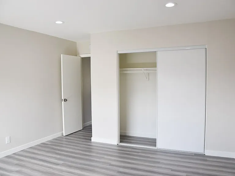 815 N Olive St — Photo 29