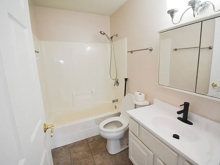 2094 11th Ave SE #D — Photo 7