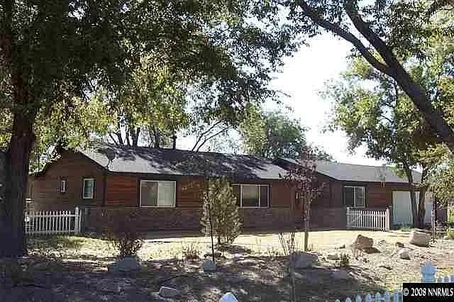 4805 Sinelio Dr photo 1