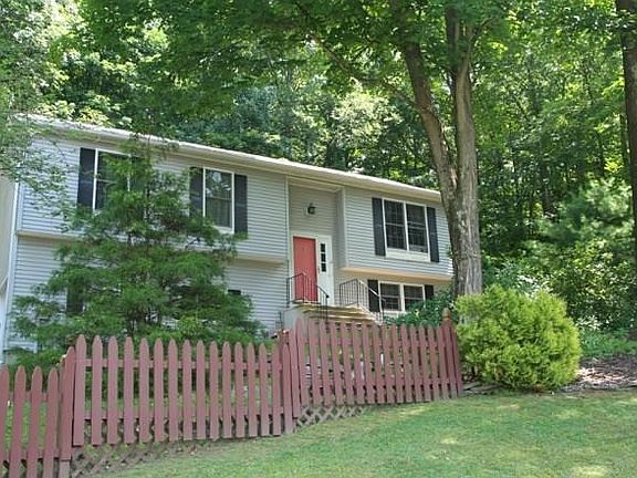 2nd image of 4 Brighton Hill Ln