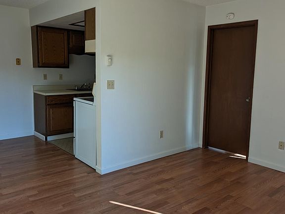 4th image of 800 Point Brown Ave NE #1