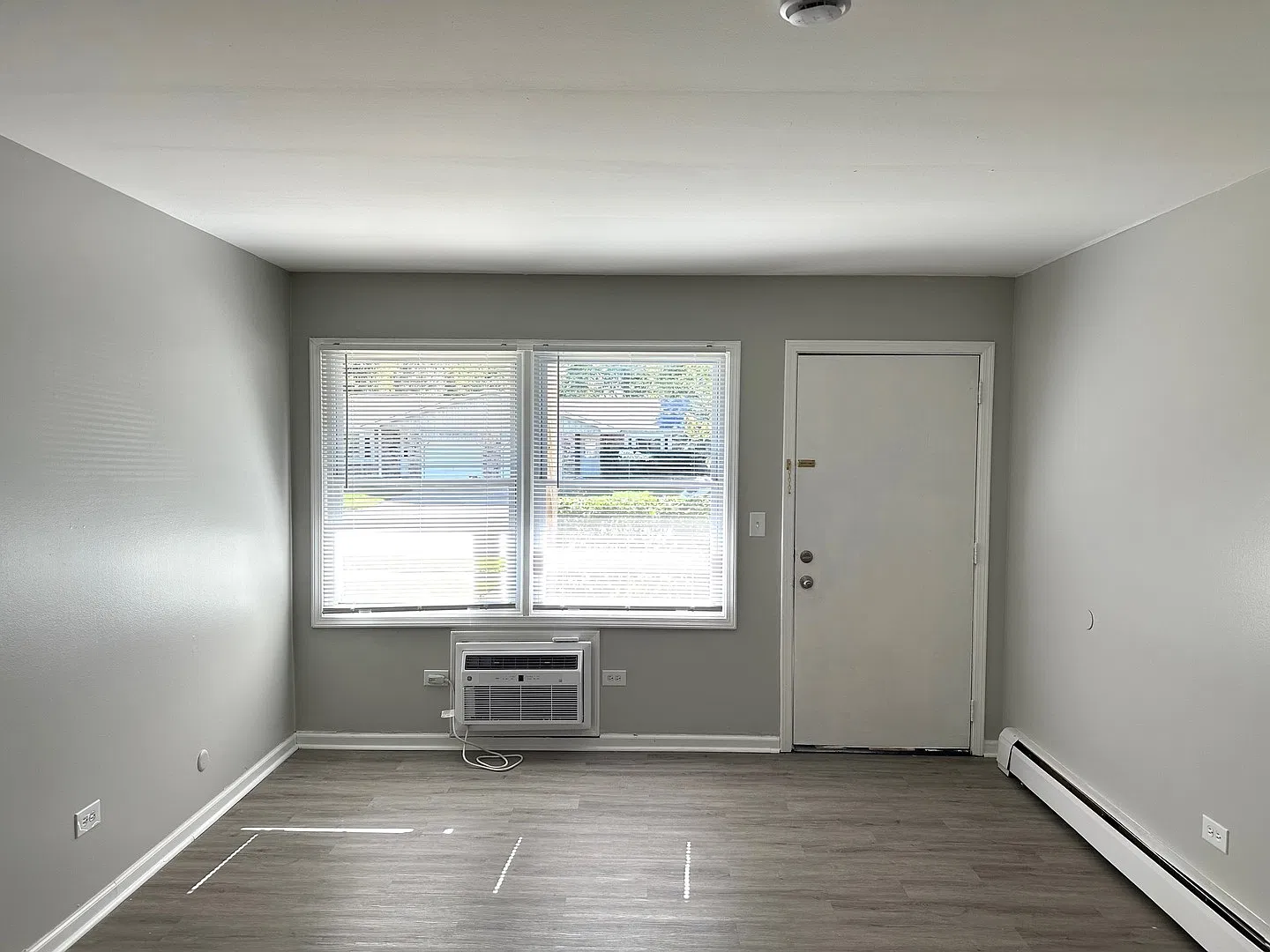 Studio, 400 sqft, $1,095 — Photo 2
