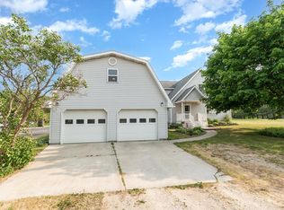 688 E Remus Rd, Mount Pleasant, MI 48858