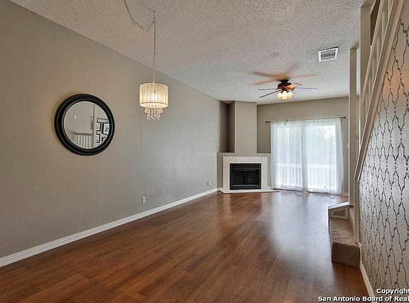 3rd image of 12268 Apricot Dr
