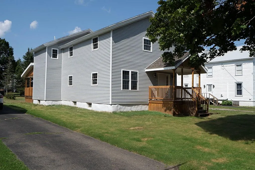 36 Grant St photo 1