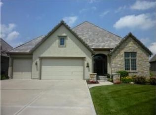 10400 W 142nd St, Overland Park, KS 66221
