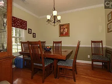 4 bed, 2.5 bath, 2327 sqft, $2,350 — Photo 3