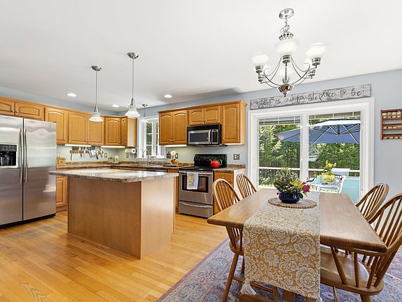 5th image of 63 Rockwood Drive