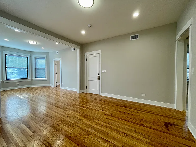 2143 N Keystone Ave #2 — Photo 5