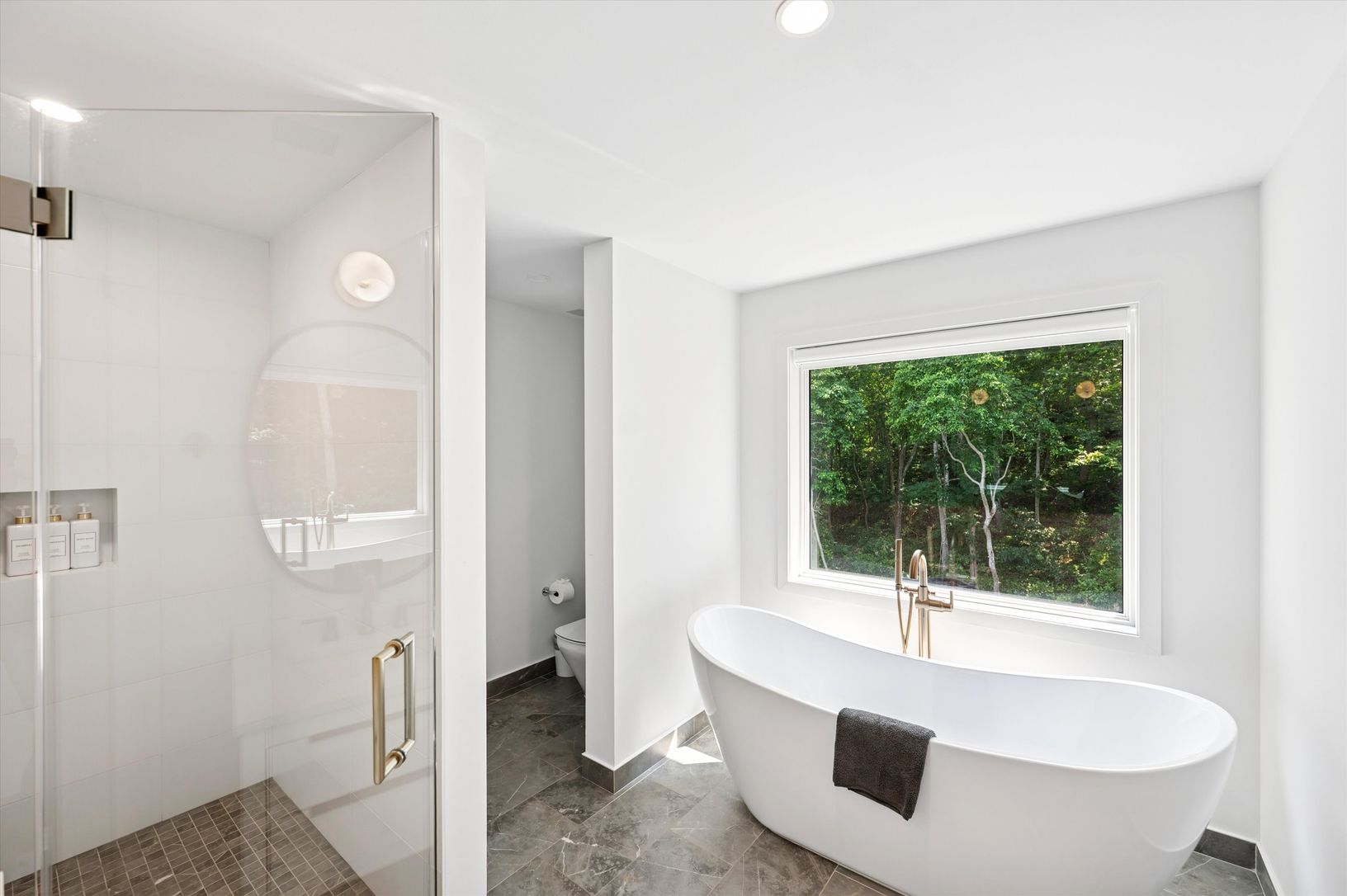 Primary Ensuite Bath