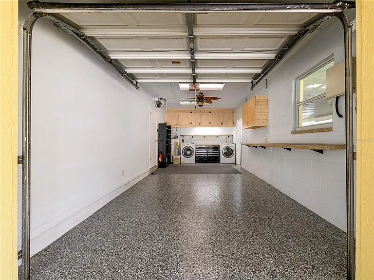 907 Hillside Ter — Photo 30