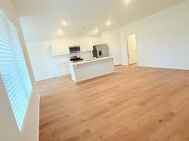 4005 Dutch Ln — Photo 4