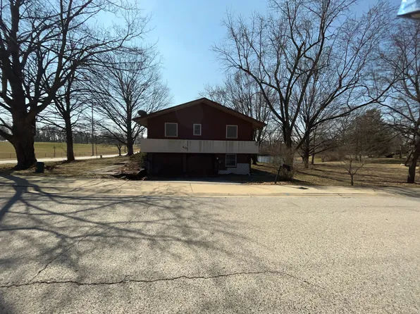 401 Camelot Dr, Collinsville, IL 62234