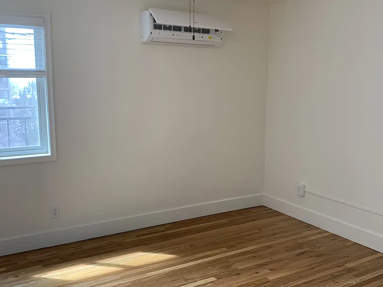 227 N North St #4 — Photo 13