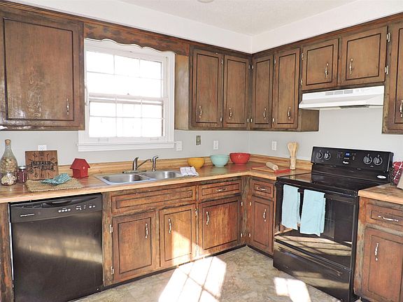 3rd image of 380 Roselawn Dr