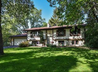 5832 Gettysburg Cir N, Minneapolis, MN 55428