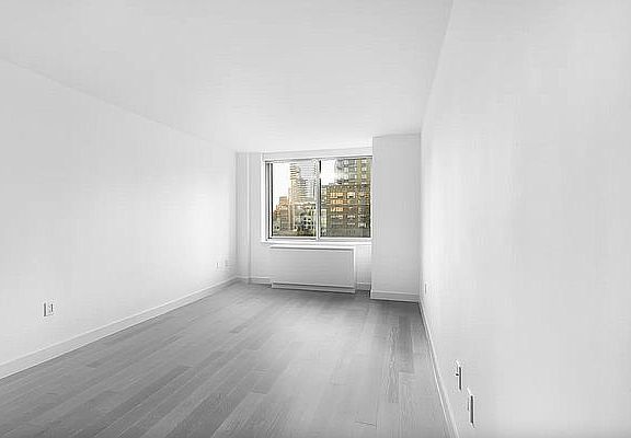 3rd image of 102 N End Ave #10R