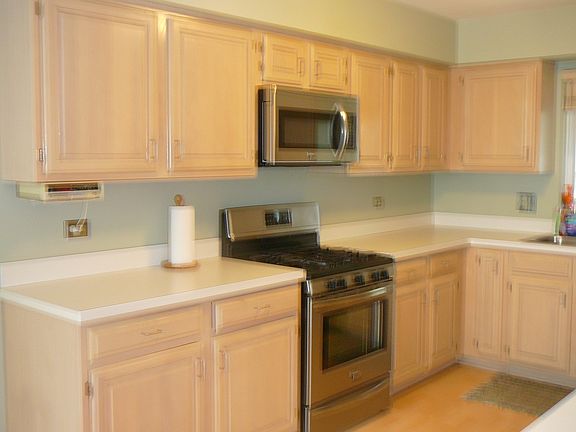4th image of 114 Hampton Ave