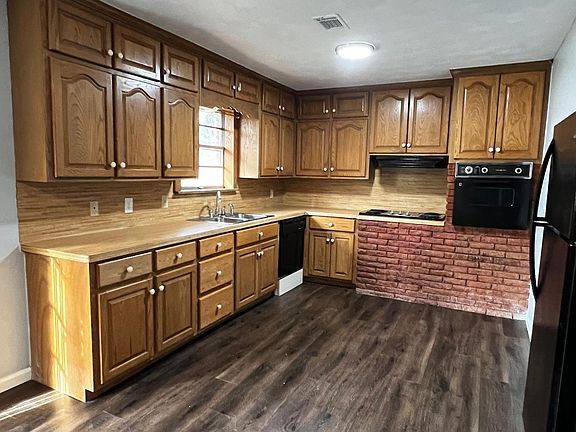 4th image of 598 W Park St