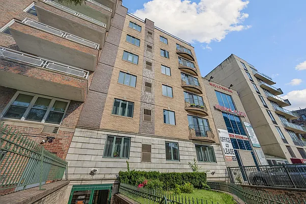 Sold by Compass | media 18