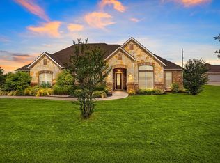 1917 Willow Bend Dr, Oak Leaf, TX 75154