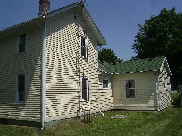 2nd image of 604 Ormsby St
