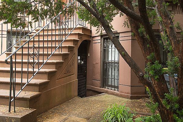 1st image of 456 6th St #1
