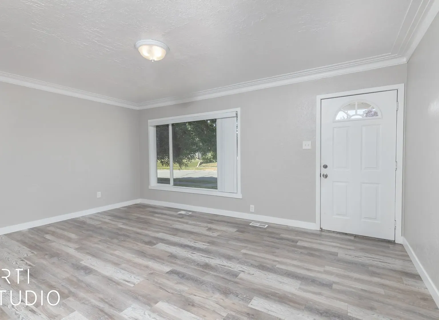 846 McFarland — Photo 2