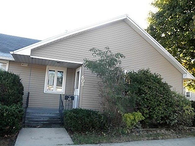 1st image of 603 S Illinois St
