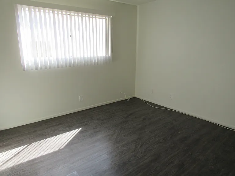346 S Steckel Dr — Photo 9