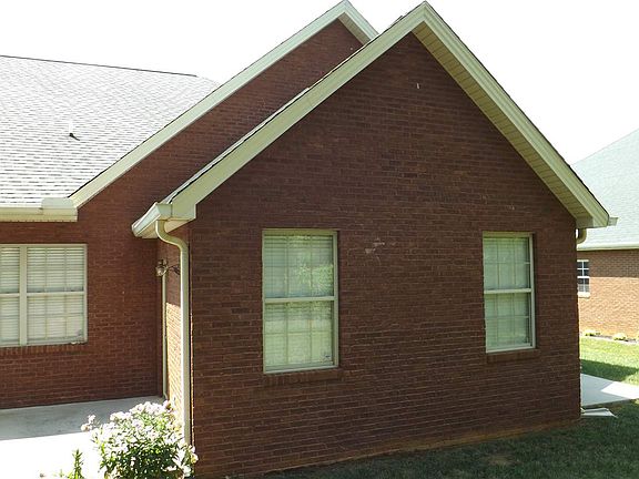 3rd image of 447 Lochmere Dr